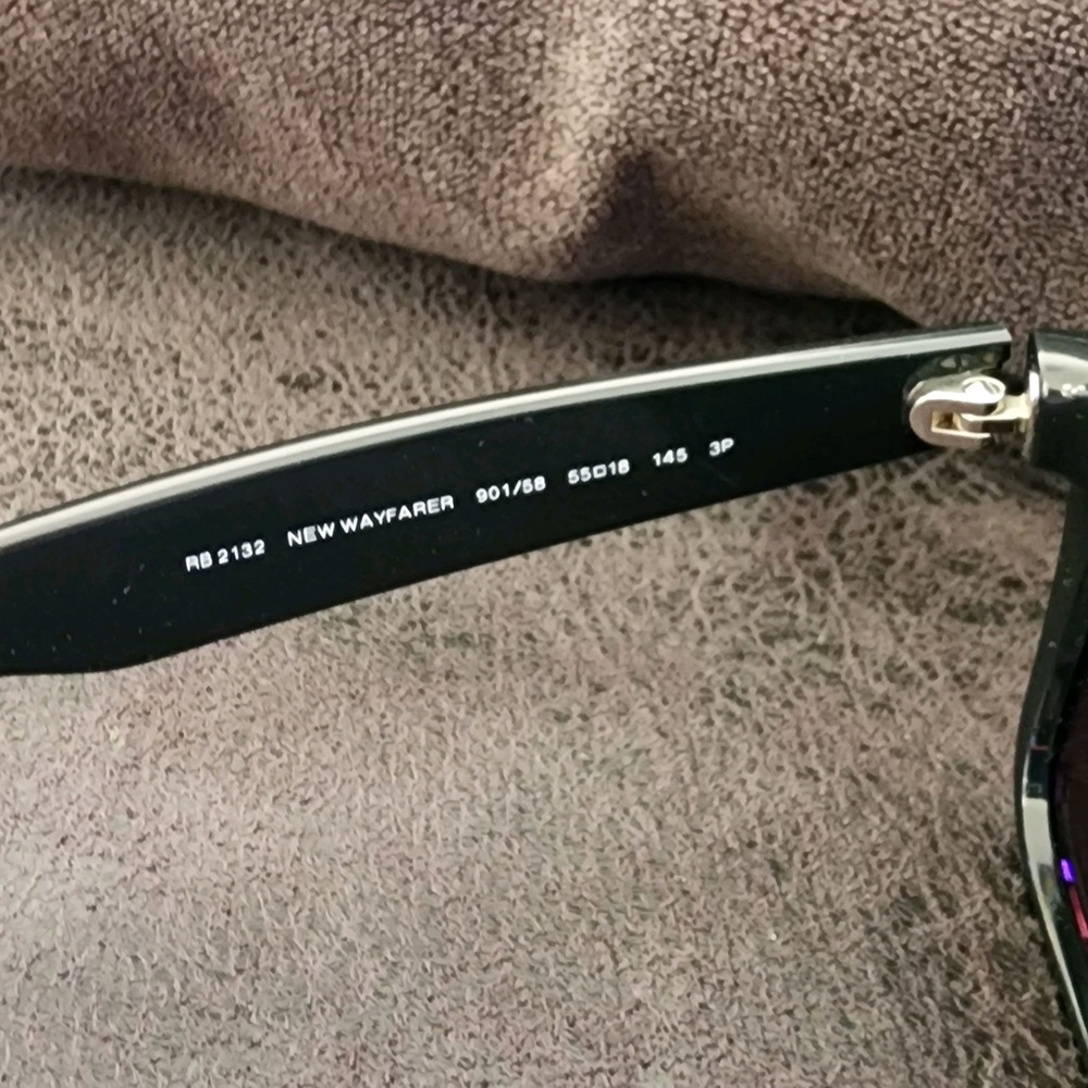 Unisex RayBan Sunglasses - Polarized - Picture 4 of 4